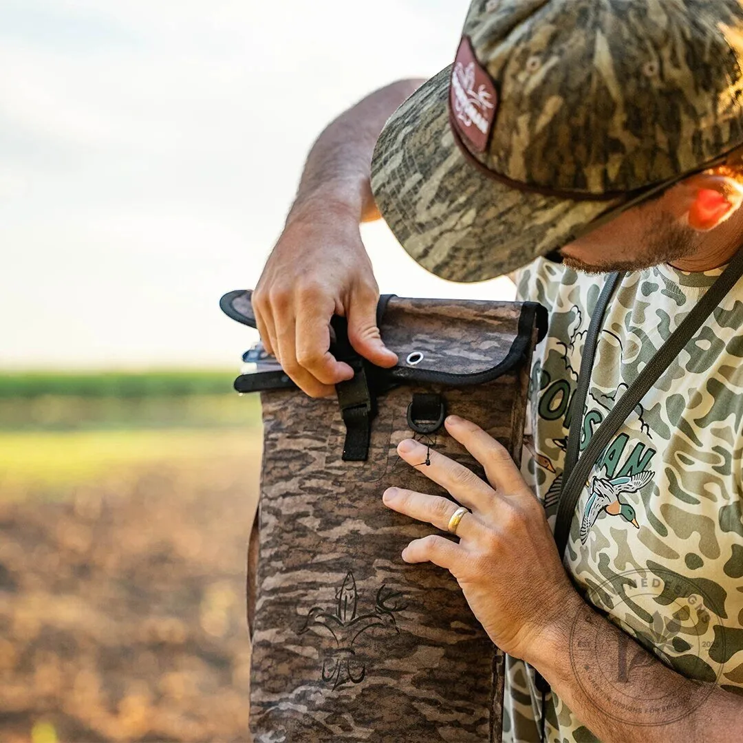 Waterproof Magnetic Gun Case with Adjustable Shoulder Strap and Duck Emblem 29 Waterproof Magnetic Gun Case with Adjustable Shoulder Strap and Duck Emblem